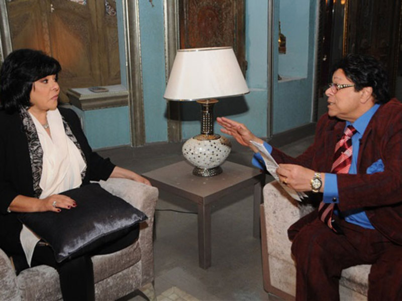 فيديو ضحك هستيري للفنانة إسعاد يونس بعد قيام إبراهيم نصر بهذا التصرف